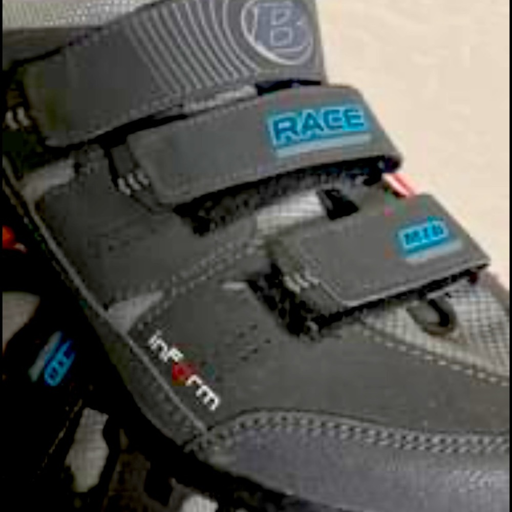 Bontrager Mountain bike shoes with cleat